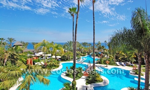 Apartamento en venta con vistas al mar en el ala privada del hotel Kempinski, Estepona - Marbella 