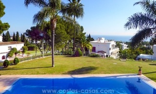 Fabulosa villa con vistas al mar en venta en Altos Reales, Milla de Oro, Marbella 1