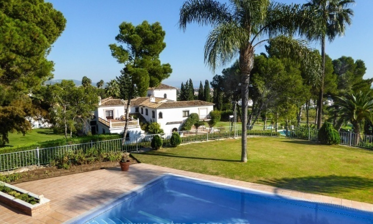Fabulosa villa con vistas al mar en venta en Altos Reales, Milla de Oro, Marbella 2