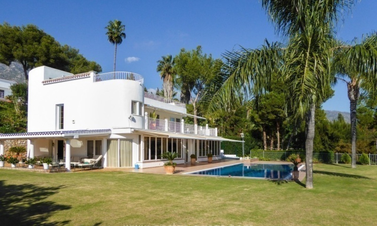 Fabulosa villa con vistas al mar en venta en Altos Reales, Milla de Oro, Marbella 5