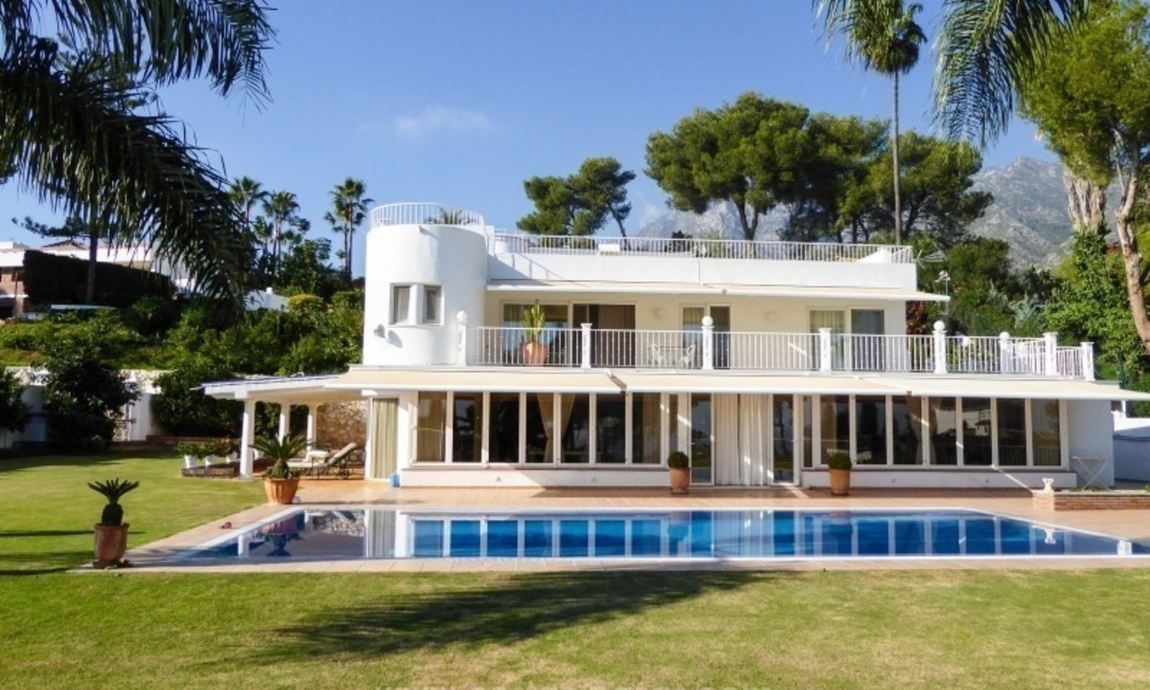 Fabulosa villa con vistas al mar en venta en Altos Reales, Milla de Oro, Marbella 6