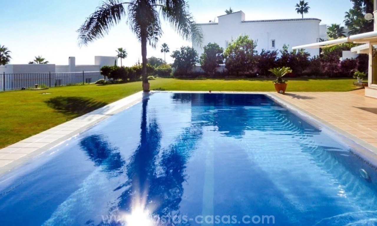 Fabulosa villa con vistas al mar en venta en Altos Reales, Milla de Oro, Marbella 7