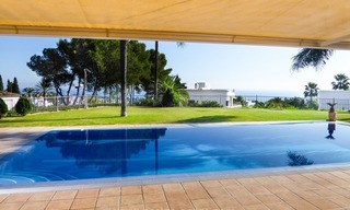 Fabulosa villa con vistas al mar en venta en Altos Reales, Milla de Oro, Marbella 12