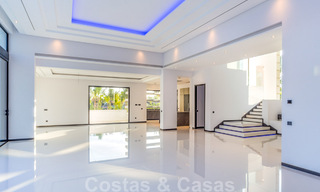 Villas de playa y de golf modernas de diseño a la venta en Guadalmina, Marbella 29013 