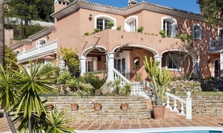 Villa en venta en Benahavis - Marbella: Urbanización El Madroñal en una parcela plana de 11.000m2 con vistas espectaculares 7
