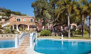 Villa en venta en Benahavis - Marbella: Urbanización El Madroñal en una parcela plana de 11.000m2 con vistas espectaculares 2