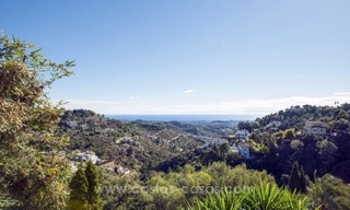 Villa en venta en Benahavis - Marbella: Urbanización El Madroñal en una parcela plana de 11.000m2 con vistas espectaculares 1