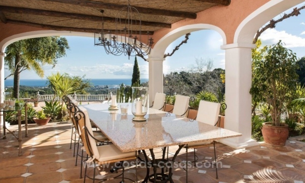 Villa en venta en Benahavis - Marbella: Urbanización El Madroñal en una parcela plana de 11.000m2 con vistas espectaculares 25