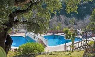 Villa en venta en Benahavis - Marbella: Urbanización El Madroñal en una parcela plana de 11.000m2 con vistas espectaculares 10