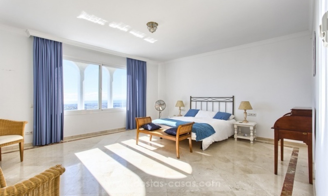 Amplio ático de 4 dormitorios en venta en Benahavis - Marbella 16