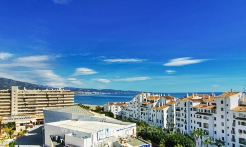 Apartamento fabuloso con vistas al mar en venta en Puerto Banús, Marbella 