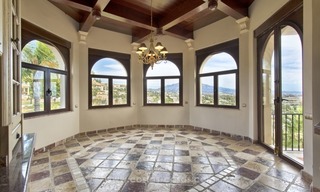 Villa con Vistas Panorámicas en la Nueva Milla de Oro, Marbella - Estepona 10