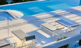 Impresionante villa moderna de diseño cerca de la playa en Marbella Este 9