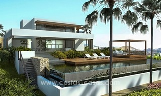 Magnífica villa moderna de primera línea de golf en venta en Benahavis - Marbella 1