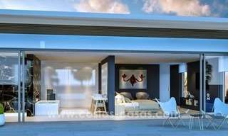 Magnífica villa moderna de primera línea de golf en venta en Benahavis - Marbella 5