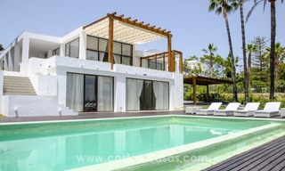 Villa moderna renovada a la venta en la Milla de Oro, Marbella 1