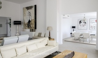 Villa moderna renovada a la venta en la Milla de Oro, Marbella 16