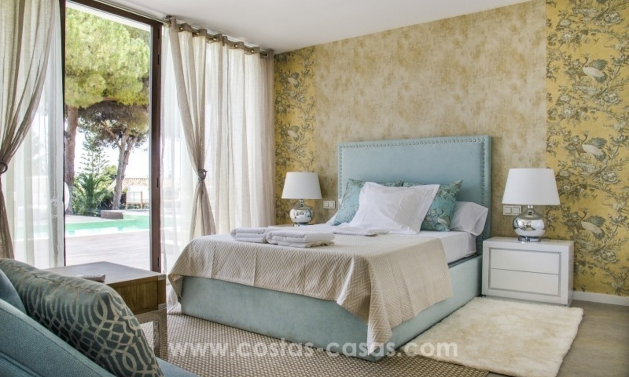 Villa moderna renovada a la venta en la Milla de Oro, Marbella 27