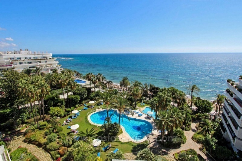 Se Vende Apartamento en Gran Marbella: complejo en primera línea de playa.
