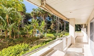 Oportunidad: Se Vende Apartamento en Gran Marbella: complejo en primera línea de playa. 4
