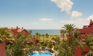 Apartamento ático de lujo a la venta en complejo situado en primera línea de playa en la Nueva Milla de Oro, Marbella - Estepona 0