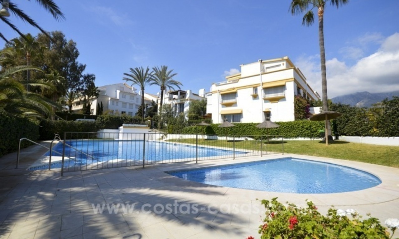 Casa adosada en venta en la Milla de Oro, Marbella 0