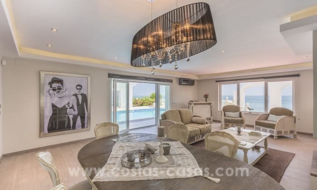 Villa de lujo en primera línea de playa en venta en Mijas-Costa, Costa del Sol 7