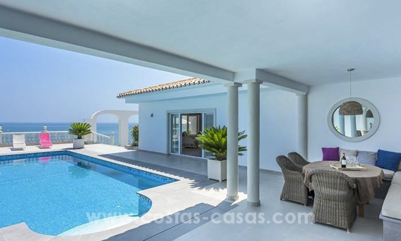 Villa de lujo en primera línea de playa en venta en Mijas-Costa, Costa del Sol 5