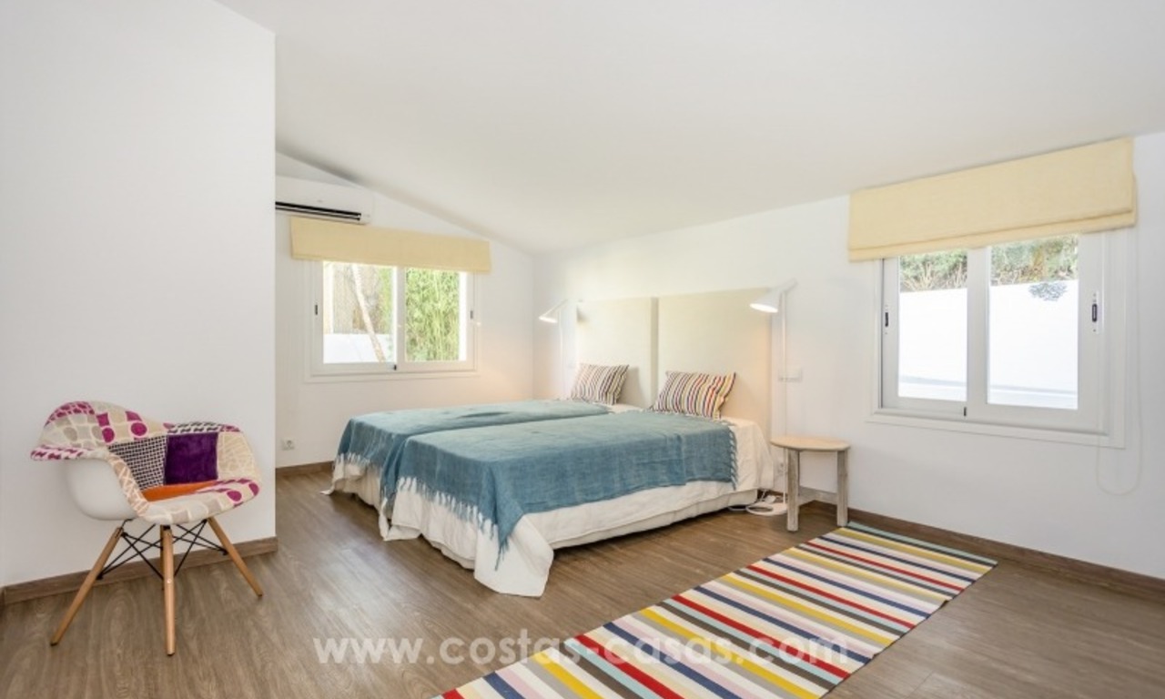 Villa muy privada renovada a la venta en la Nueva Milla de Oro, Marbella - Estepona 23