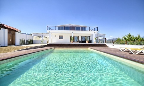 Villa contemporánea renovada en venta, Nueva milla de oro, Marbella - Estepona 