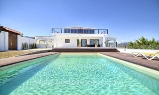 Villa contemporánea renovada en venta, Nueva milla de oro, Marbella - Estepona 0