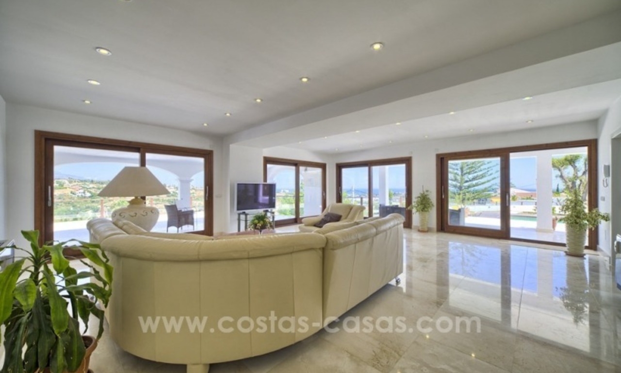Villa contemporánea renovada en venta, Nueva milla de oro, Marbella - Estepona 11