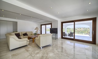 Villa contemporánea renovada en venta, Nueva milla de oro, Marbella - Estepona 12