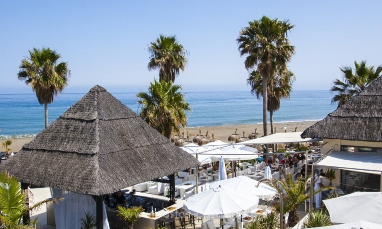 Ático moderno en primera linea de playa en venta en la Nueva Milla de Oro, Marbella - Estepona 22