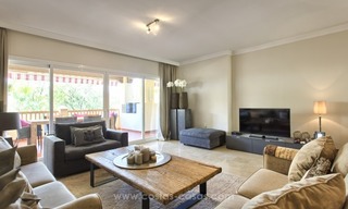 Amplio apartamento en primera línea de golf en venta en Estepona - Benahavis - Marbella 5