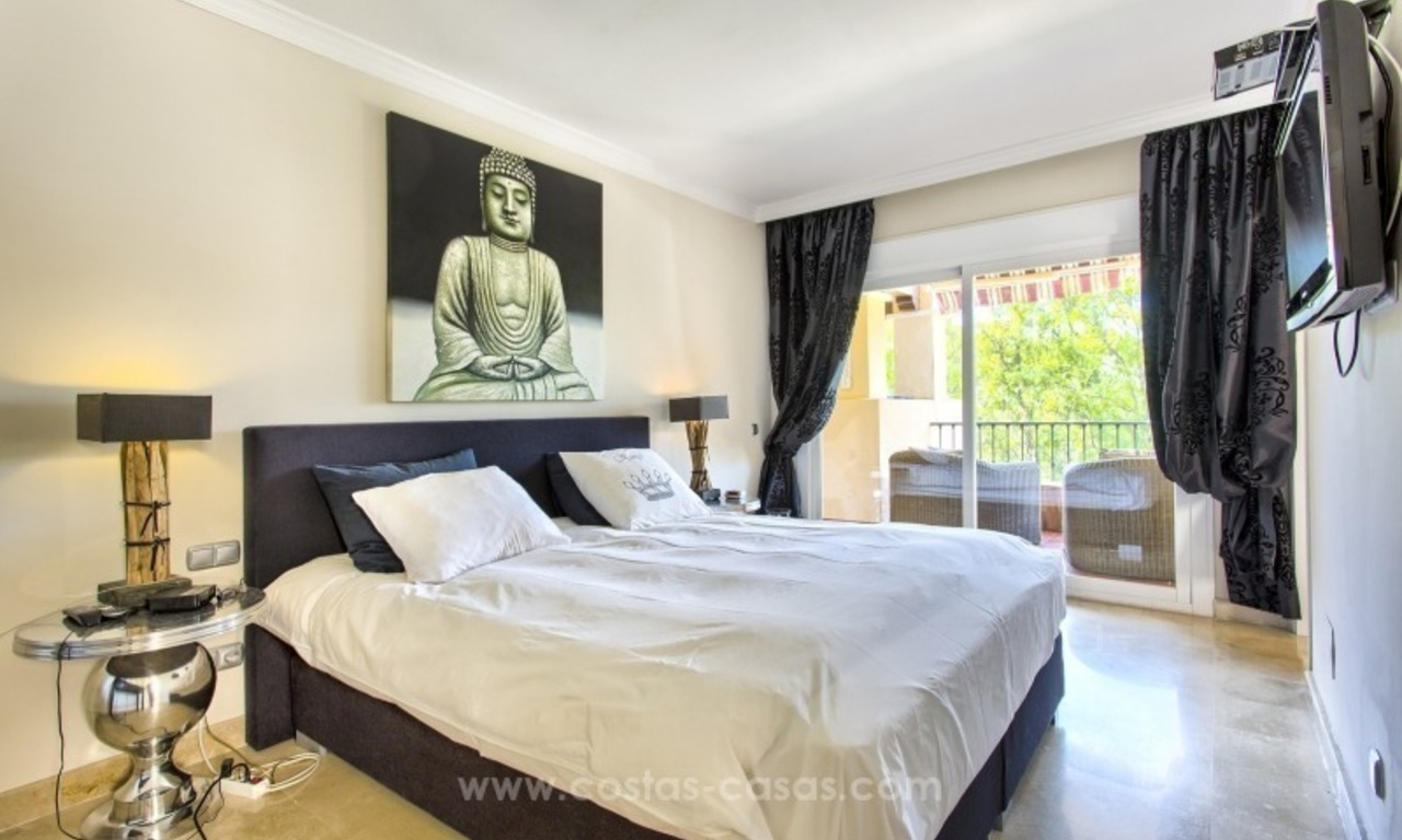 Amplio apartamento en primera línea de golf en venta en Estepona - Benahavis - Marbella 10