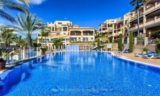 Amplio apartamento en primera línea de golf en venta en Estepona - Benahavis - Marbella 15