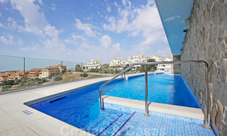 Impresionantes apartamentos modernos en venta en Nueva Andalucía, Marbella. 28746 