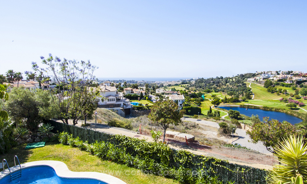Villa con fantásticas vistas al mar y al golf en venta en Benahavis - Marbella 29745