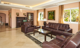 Villa con fantásticas vistas al mar y al golf en venta en Benahavis - Marbella 29747 
