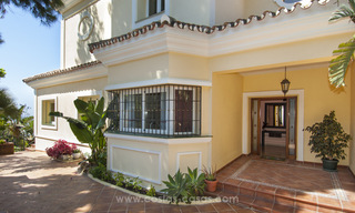 Villa con fantásticas vistas al mar y al golf en venta en Benahavis - Marbella 29750 