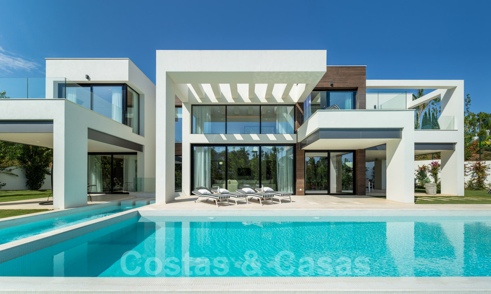 Villa moderna a estrenar en el corazón del Valle del Golf, Nueva Andalucía, Marbella 28950