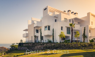 Apartamentos modernos de lujo en venta con vistas al mar a pocos minutos en coche del centro de Marbella 38347 