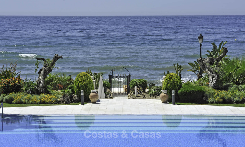 Apartamentos de lujo frente al mar en venta en Las Dunas Park, Nueva Milla de Oro, Marbella - Estepona 42369