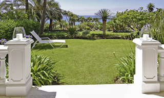Apartamentos de lujo frente al mar en venta en Las Dunas Park, Nueva Milla de Oro, Marbella - Estepona 42371 