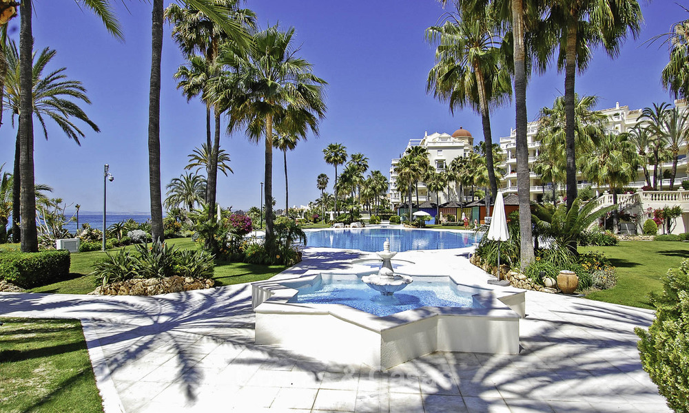 Apartamentos de lujo frente al mar en venta en Las Dunas Park, Nueva Milla de Oro, Marbella - Estepona 42383