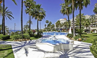 Apartamentos de lujo frente al mar en venta en Las Dunas Park, Nueva Milla de Oro, Marbella - Estepona 42383 