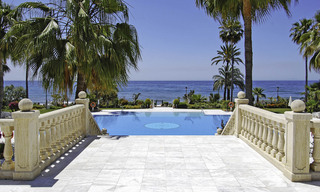 Apartamentos de lujo frente al mar en venta en Las Dunas Park, Nueva Milla de Oro, Marbella - Estepona 42388 
