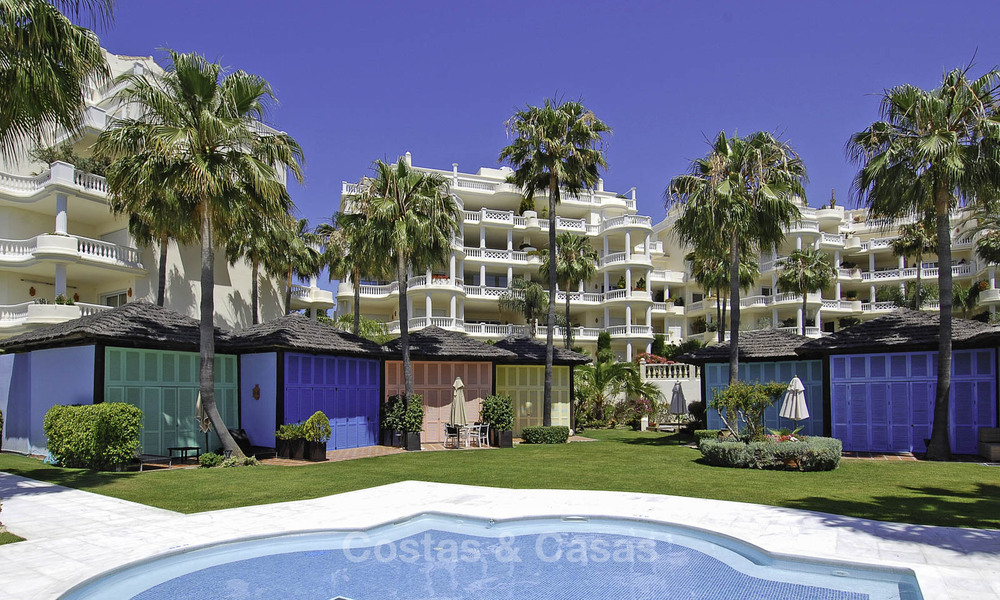Apartamentos de lujo frente al mar en venta en Las Dunas Park, Nueva Milla de Oro, Marbella - Estepona 42391