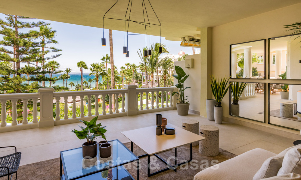 Apartamentos de lujo frente al mar en venta en Las Dunas Park, Nueva Milla de Oro, Marbella - Estepona 42400